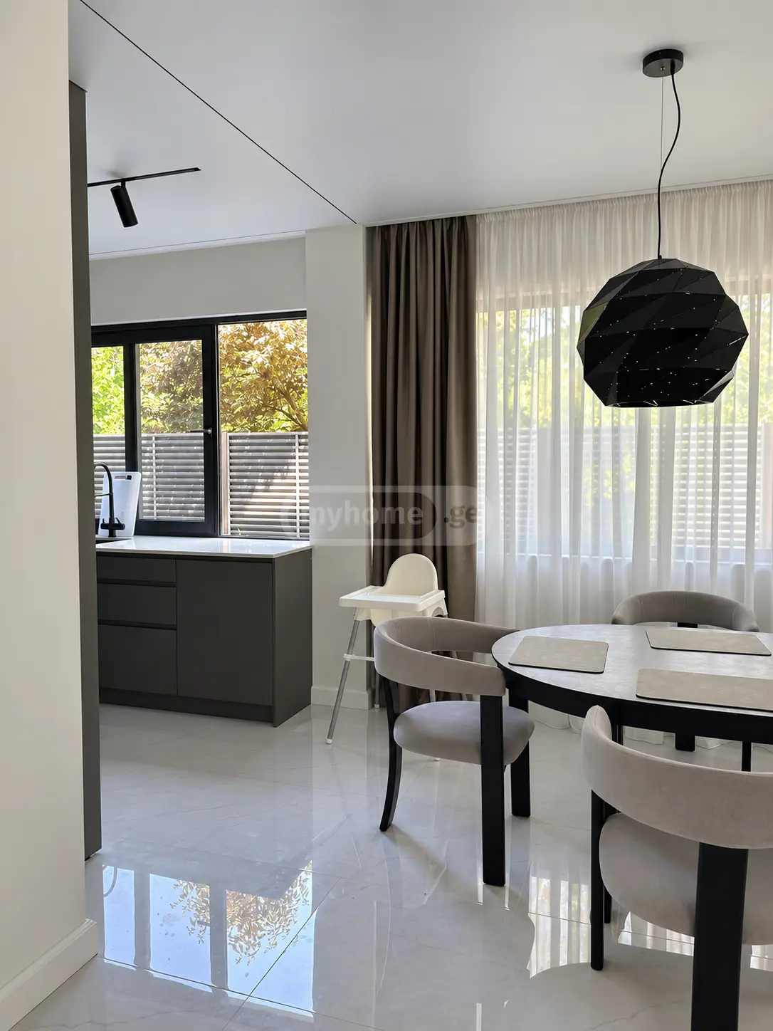 4 Room Private House For Sale view 1