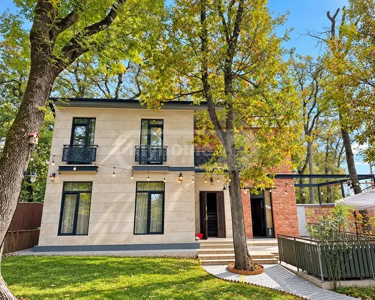 5 Room Private House For Sale view 1