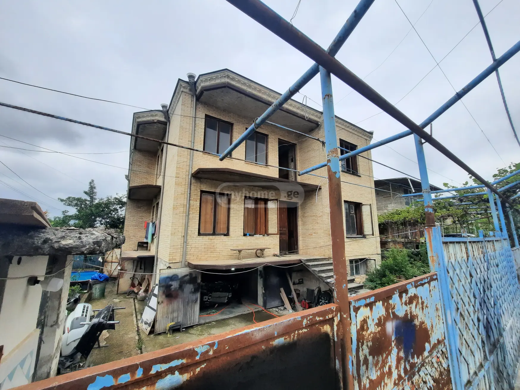 7 Room Private House For Sale view 4