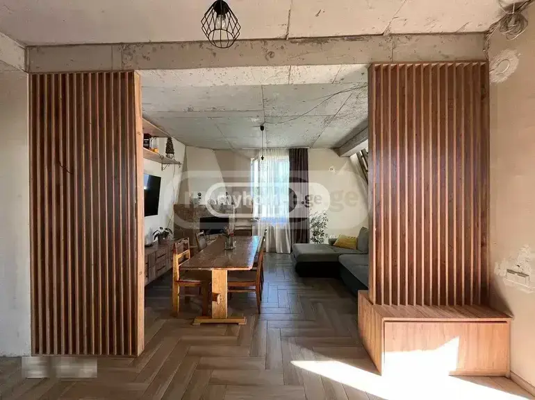 9 Room Private House For Sale view 3