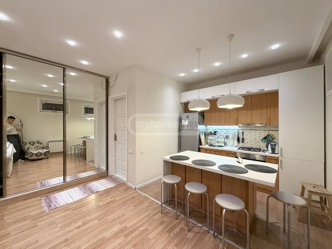 3 Room Apartment For Rent In Vera view 4