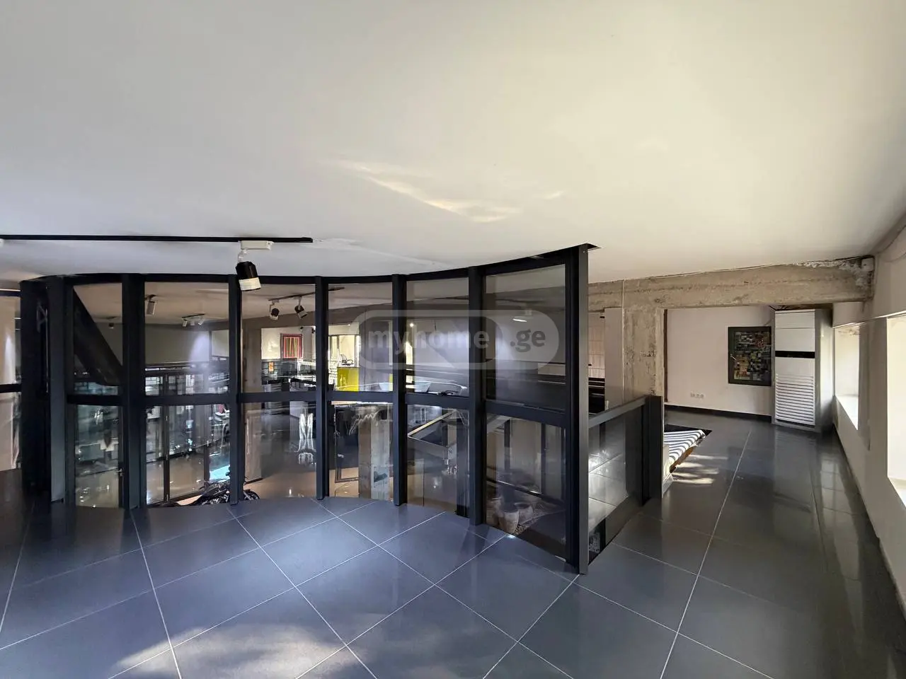 Universal Commercial Area For Rent In Avlabari view 6