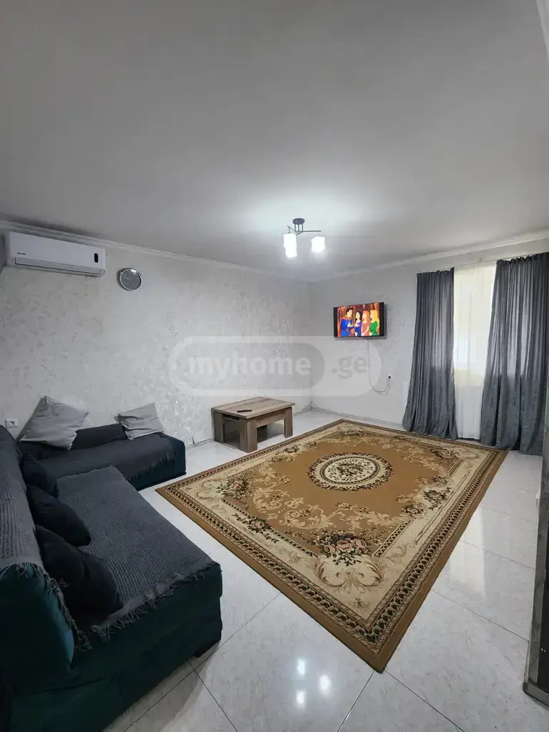 7 Room Private House For Sale view 3