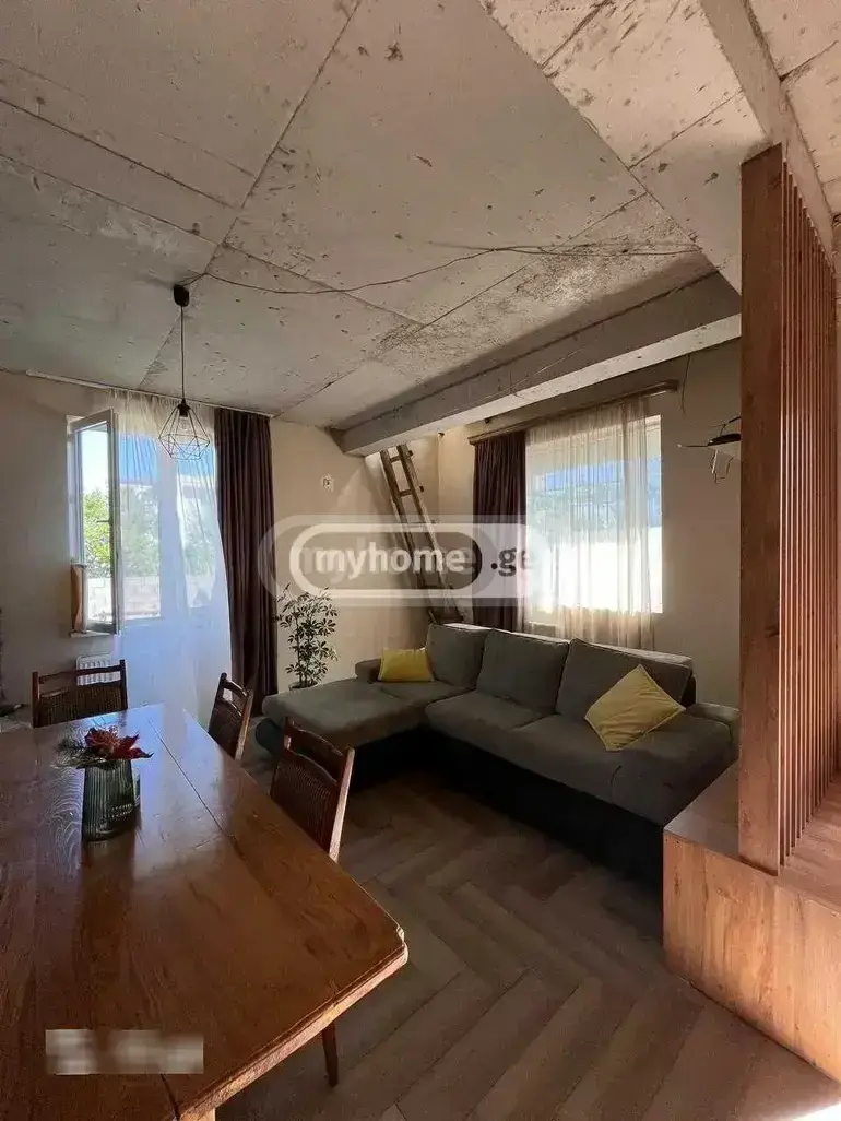 9 Room Private House For Sale view 2