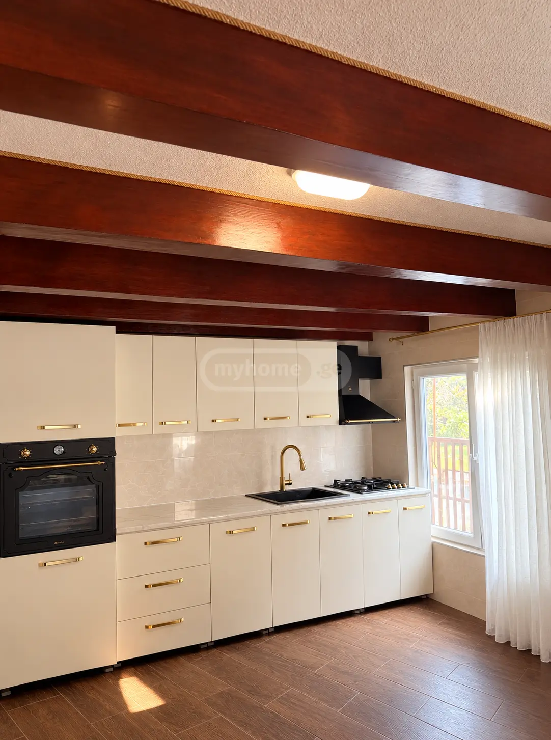 7 Room Private House For Sale view 3