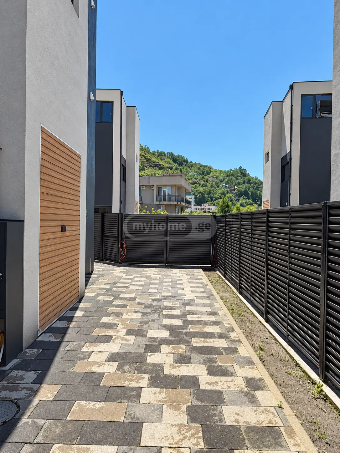 4 Room Private House For Sale view 12