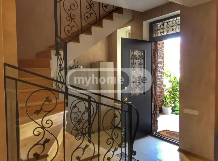 7 Room Private House For Rent In Isani view 6