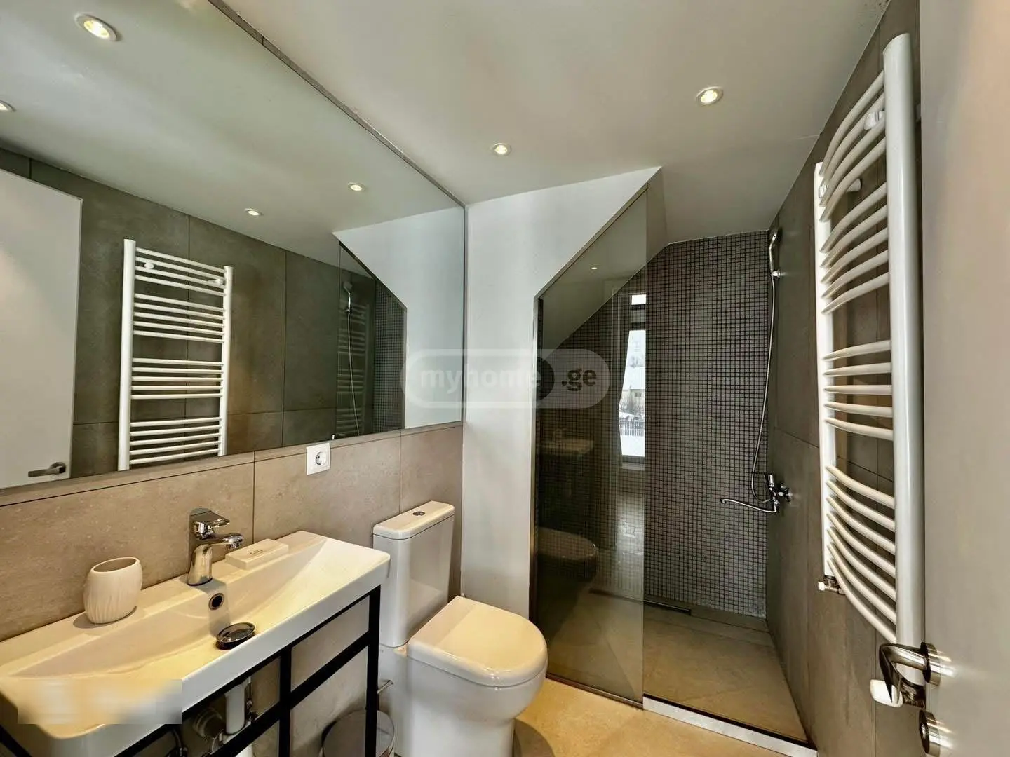 7 Room Hotel For Sale view 6