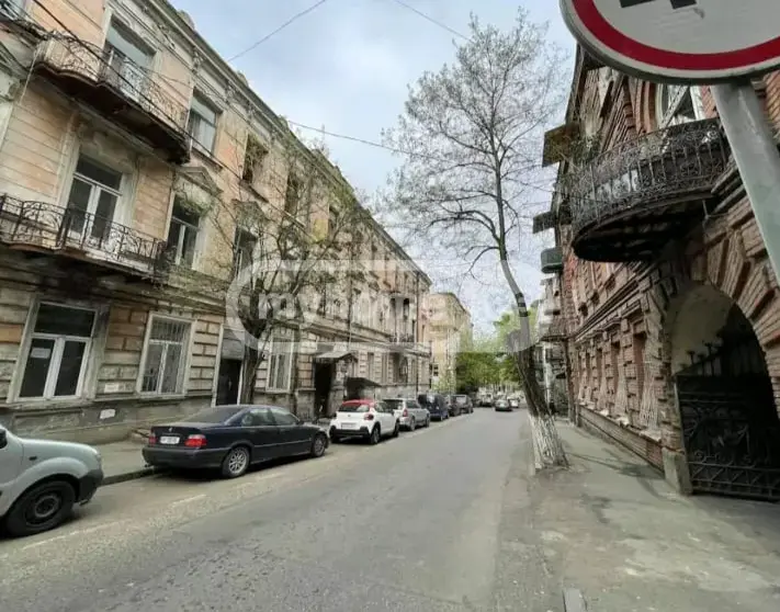 Universal Commercial Area For Rent In Sololaki view 1