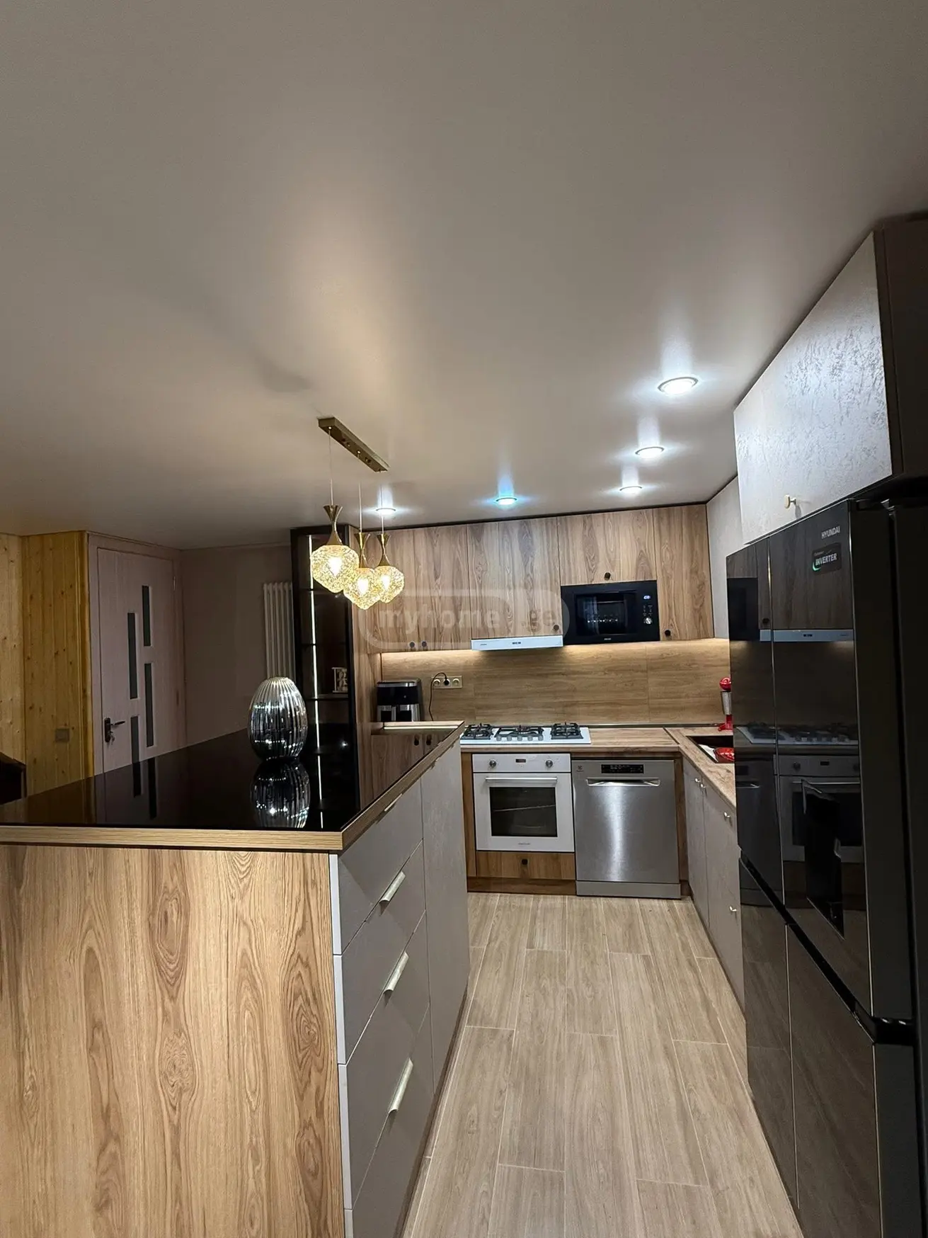 8 Room Private House For Sale view 7