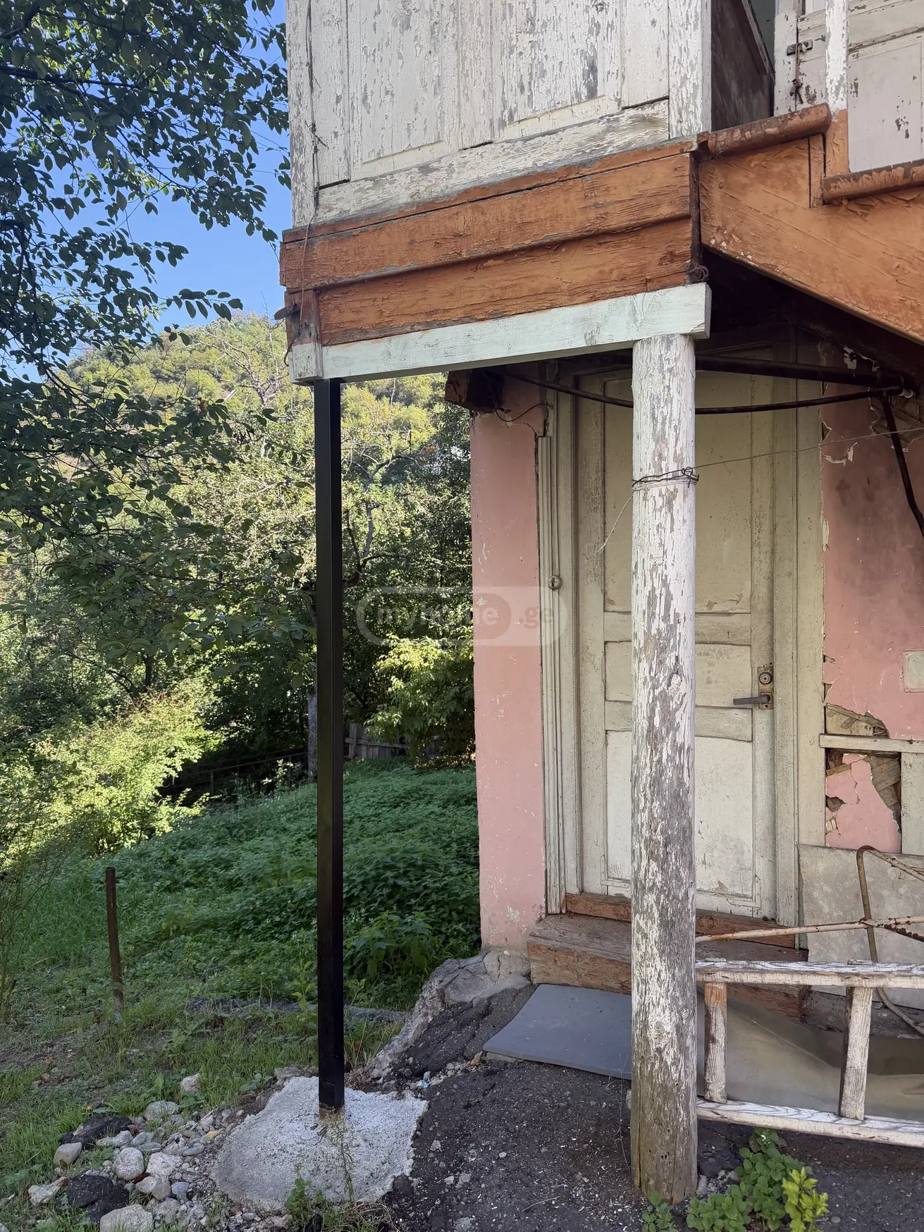 6 Room Private House For Sale view 2