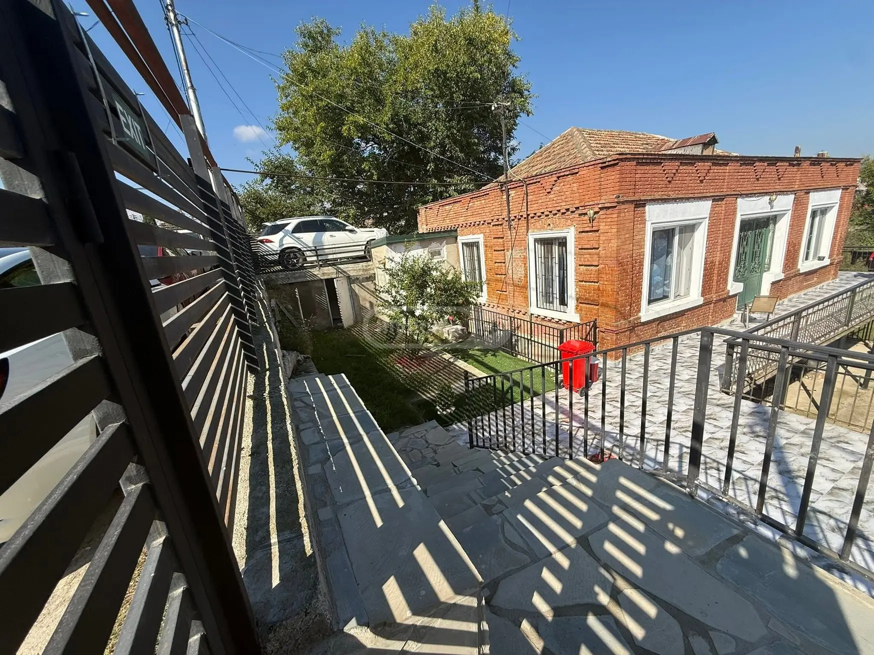 8 Room Private House For Sale view 14