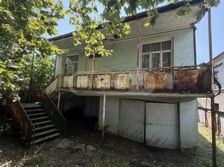 8 Room Private House For Sale view 10