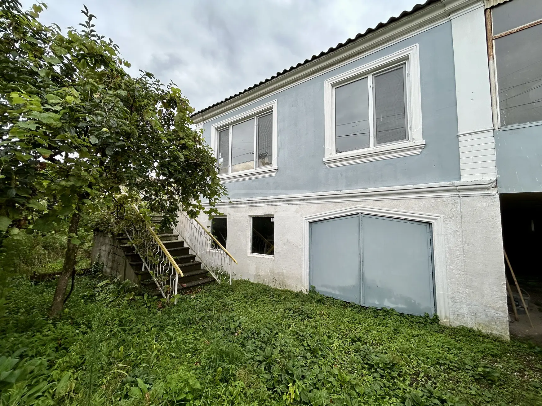 4 Room Private House For Sale view 2