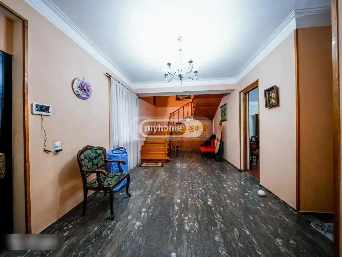 8 Room Private House For Rent In Didube view 3