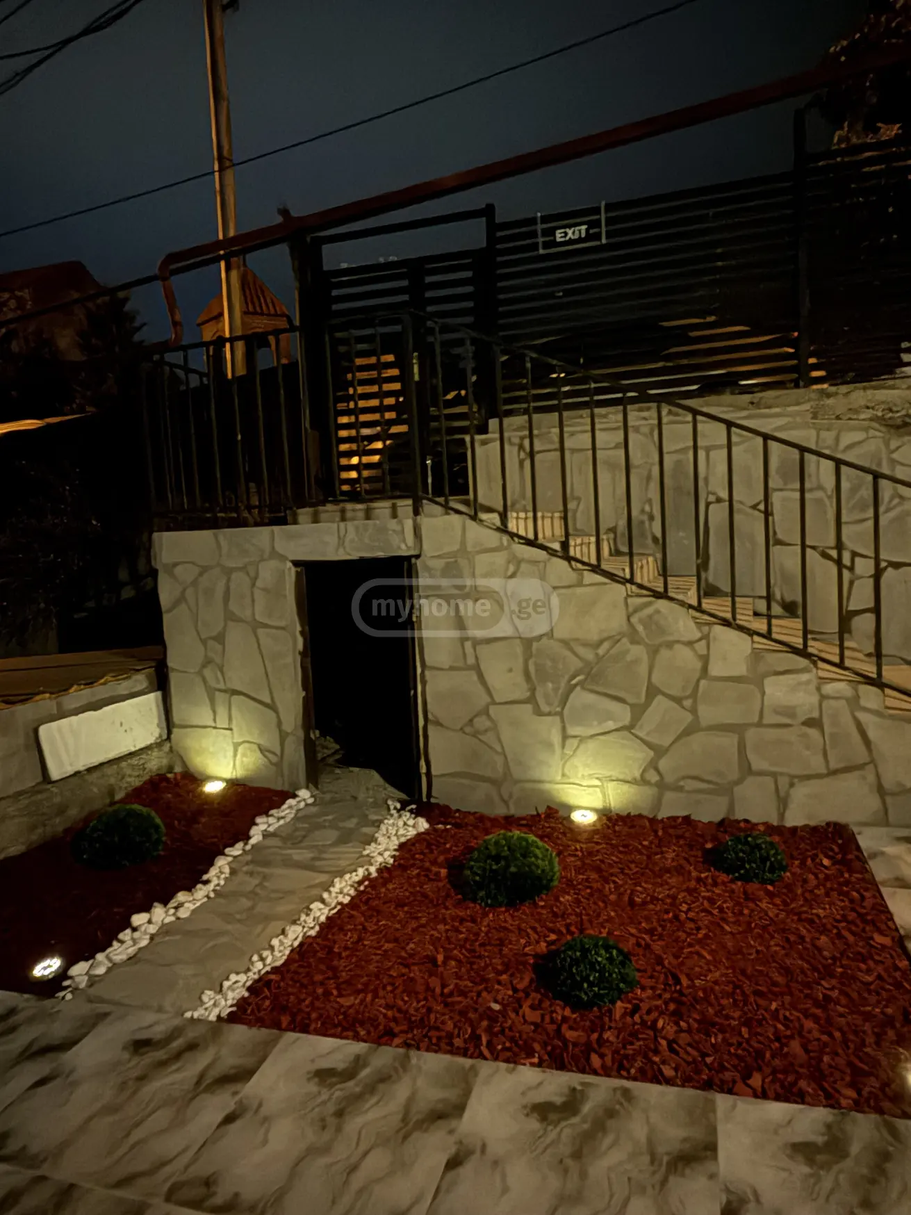 8 Room Private House For Sale view 1