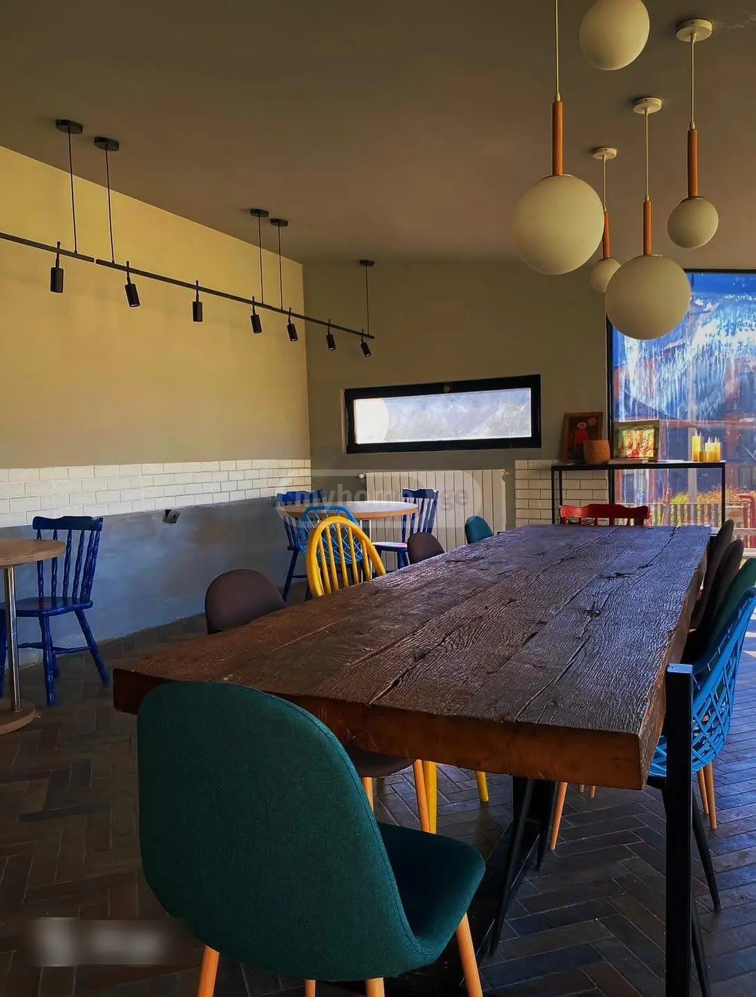7 Room Hotel For Sale view 9