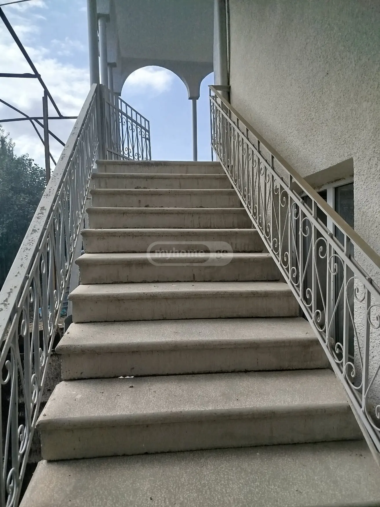 9 Room Private House For Sale view 3