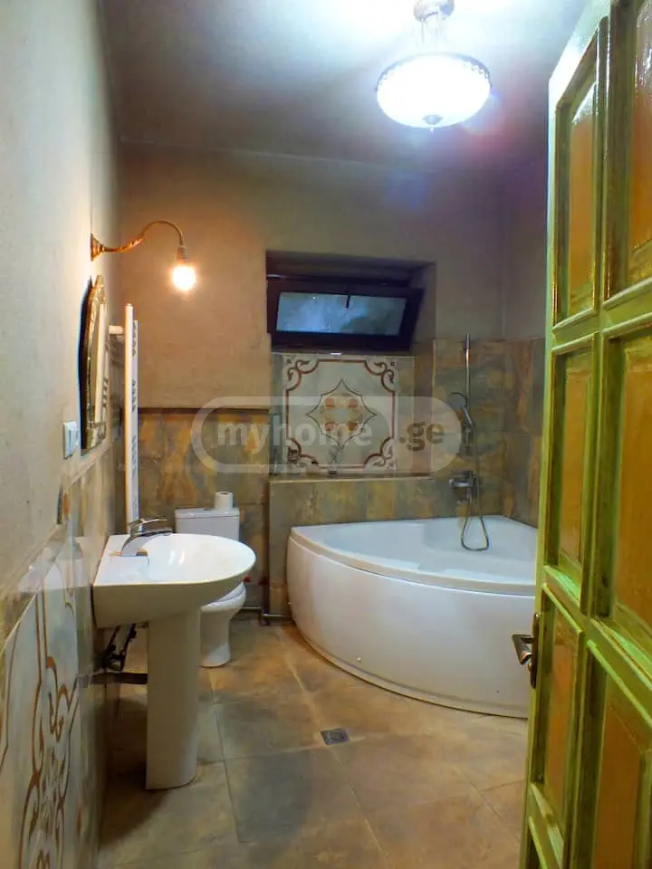 4 Room Private House For Rent In Vera view 14