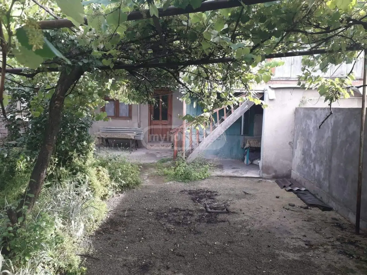 5 Room Private House For Sale view 8