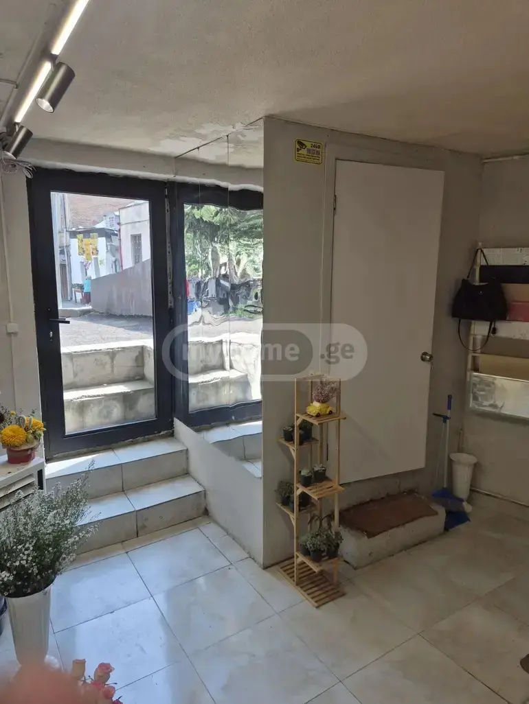 Universal Commercial Area For Sale In Sololaki view 3