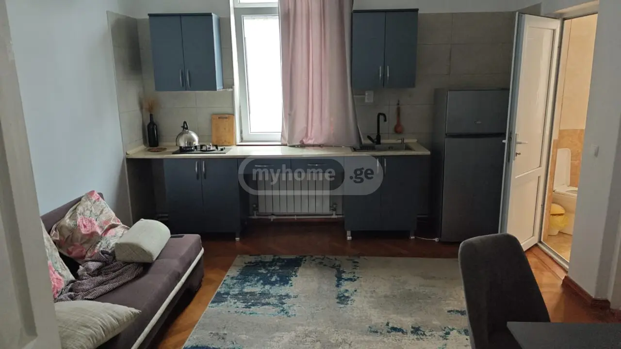 9 Room Private House For Sale view 12