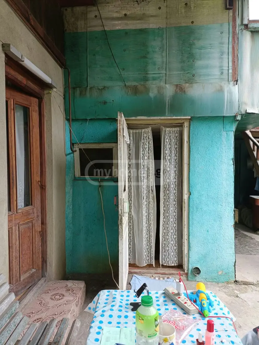 5 Room Private House For Sale view 3