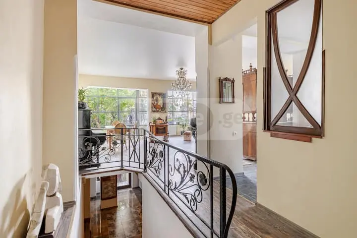 4 Room Private House For Rent In Vera view 9