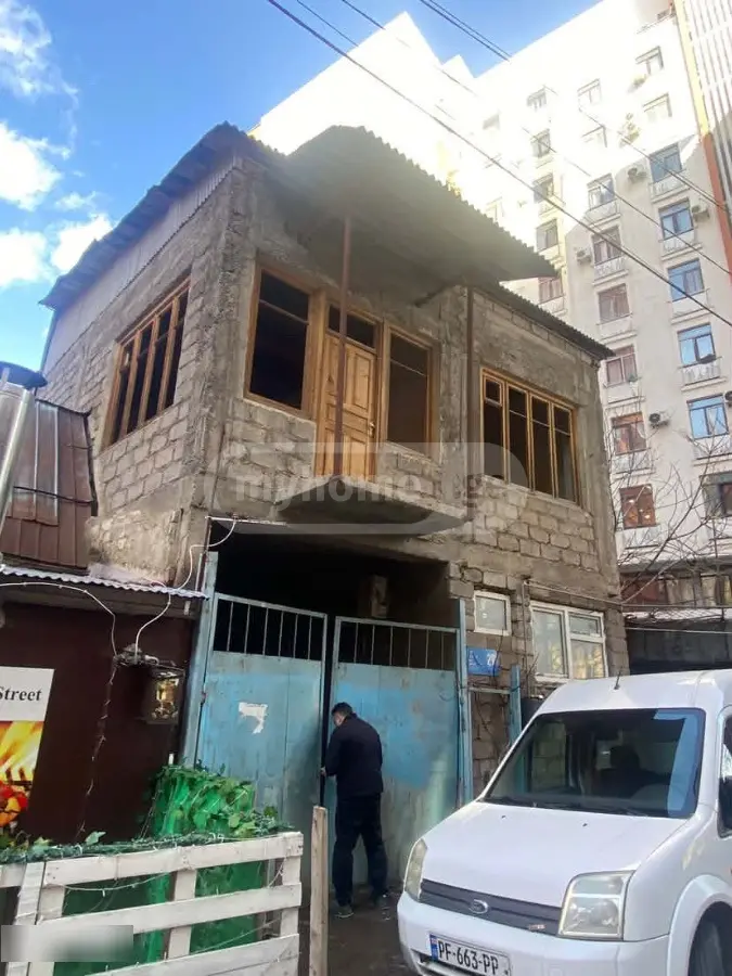 5 Room Private House For Sale view 1