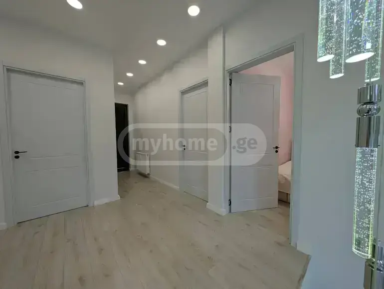 6 Room Private House For Sale view 5