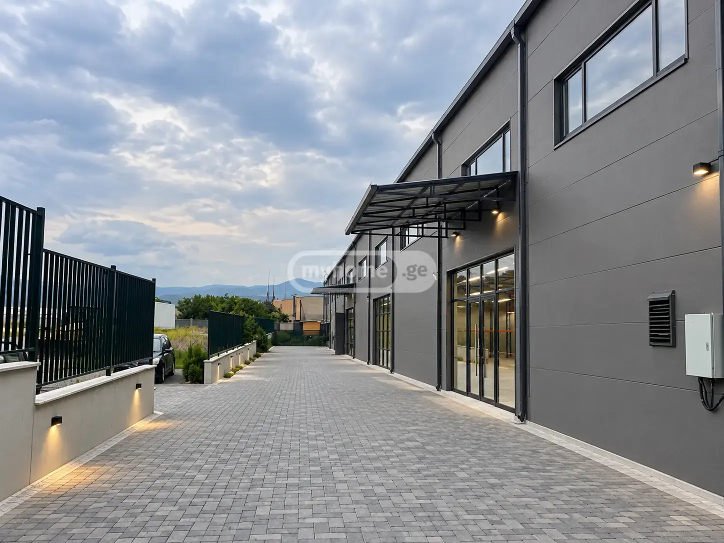 Office Commercial Area For Rent In Sanzona view 3