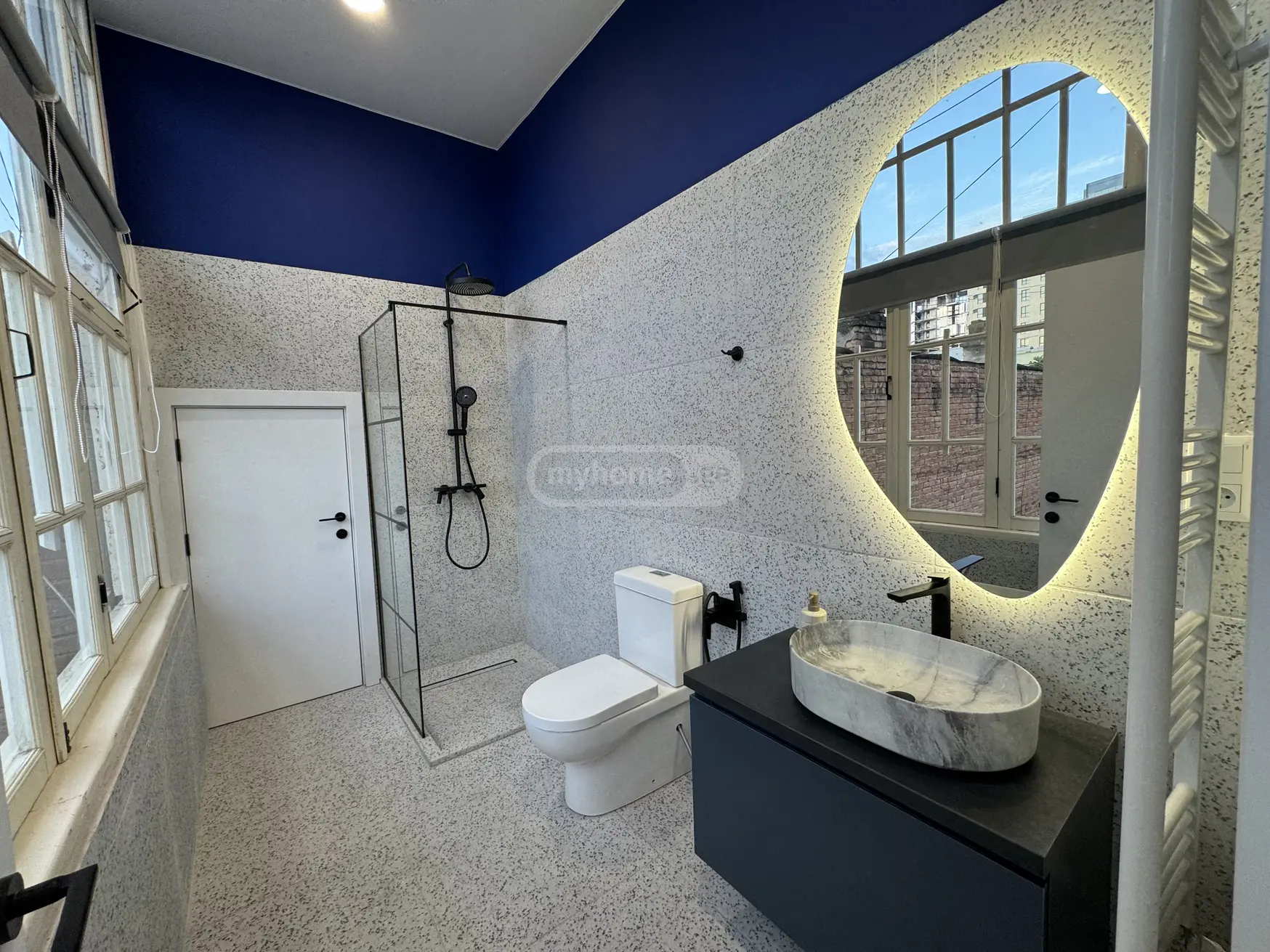 3 Room Apartment For Rent In Mtatsminda view 10