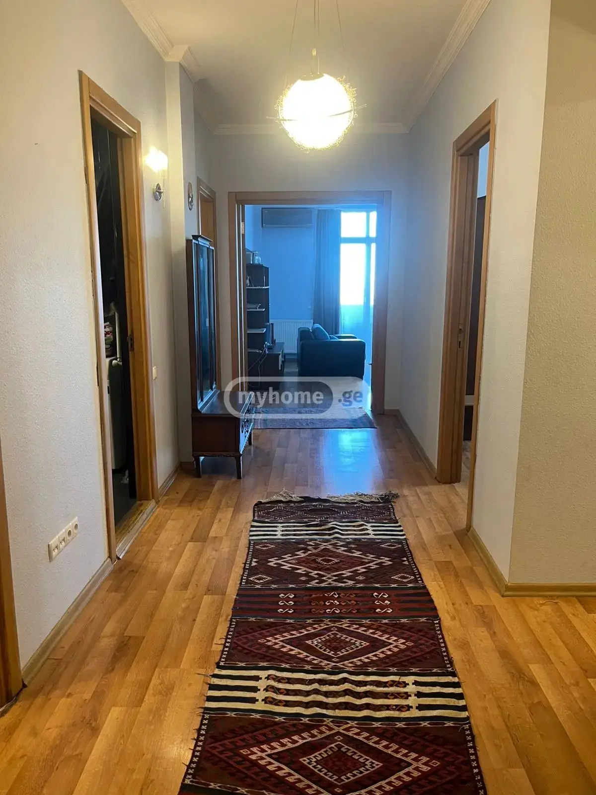 4 Room Apartment For Rent In Mtatsminda view 2