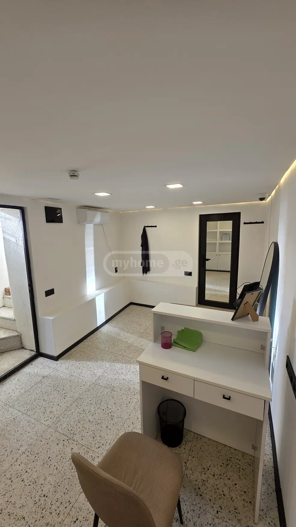 Part Basement Commercial Area For Rent In Vera view 2
