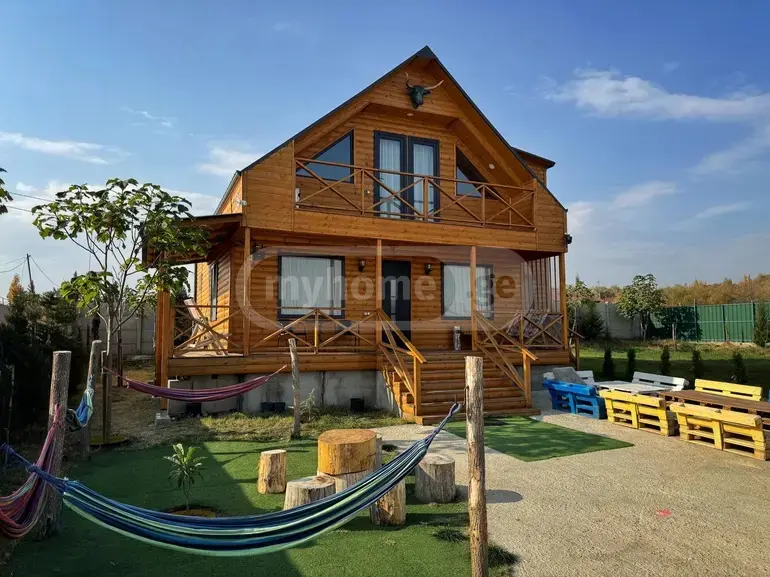 5 Room Private House Daily Rent In Lilo view 1