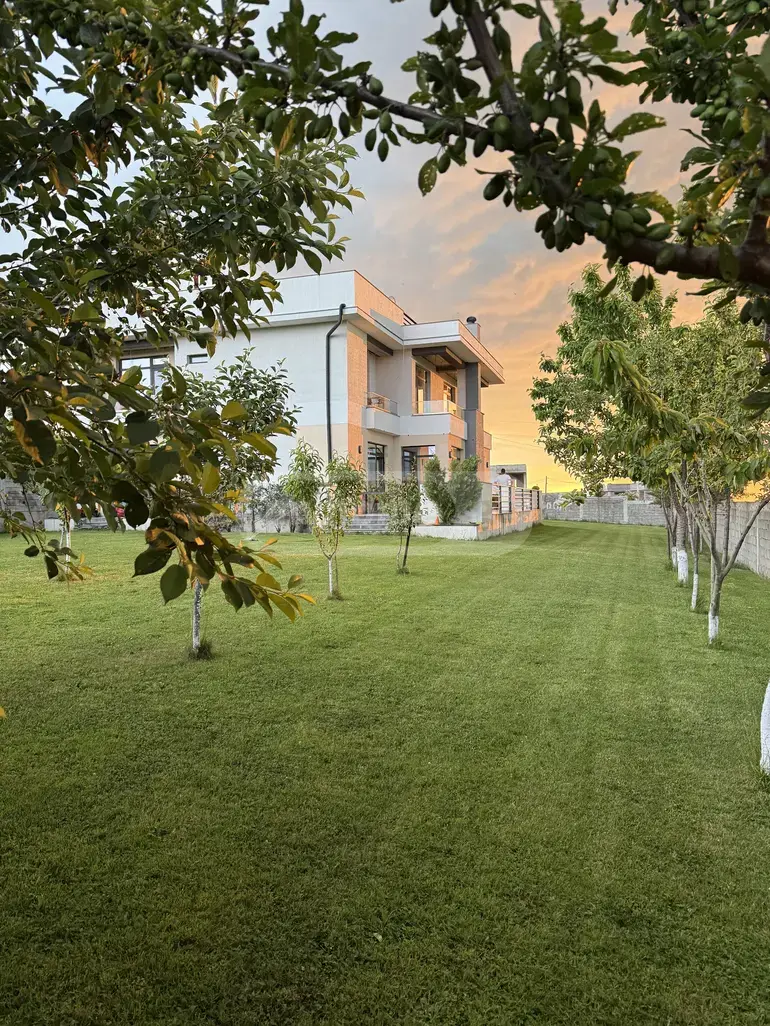 7 Room Private House For Sale view 2