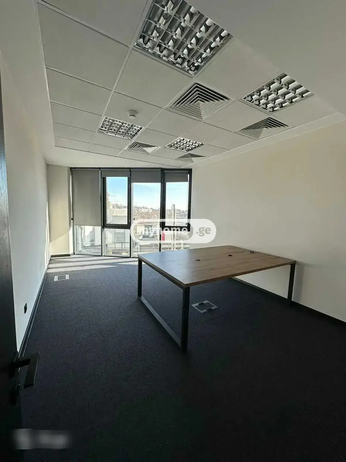 Office Commercial Area For Rent In Sololaki view 3