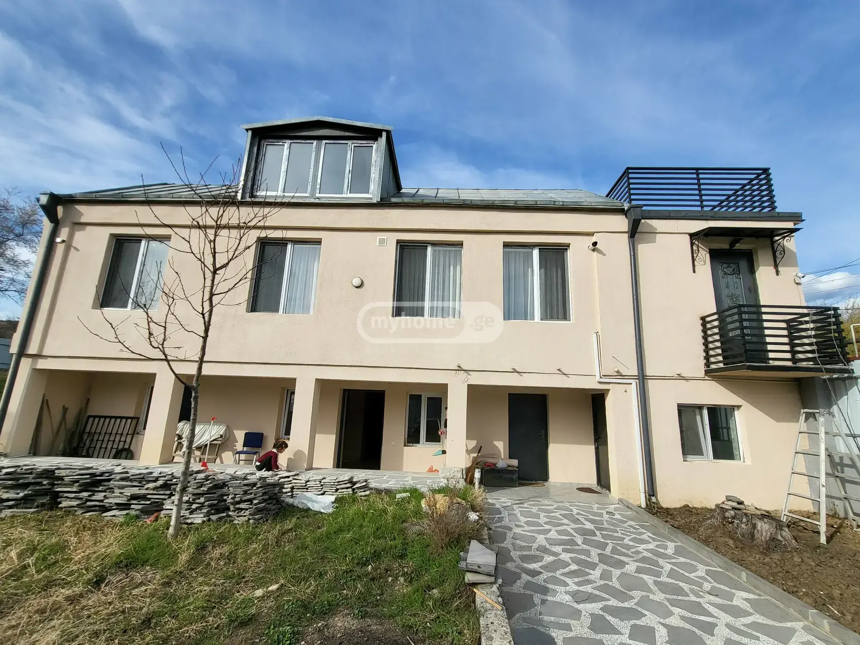 8 Room Private House For Sale view 7