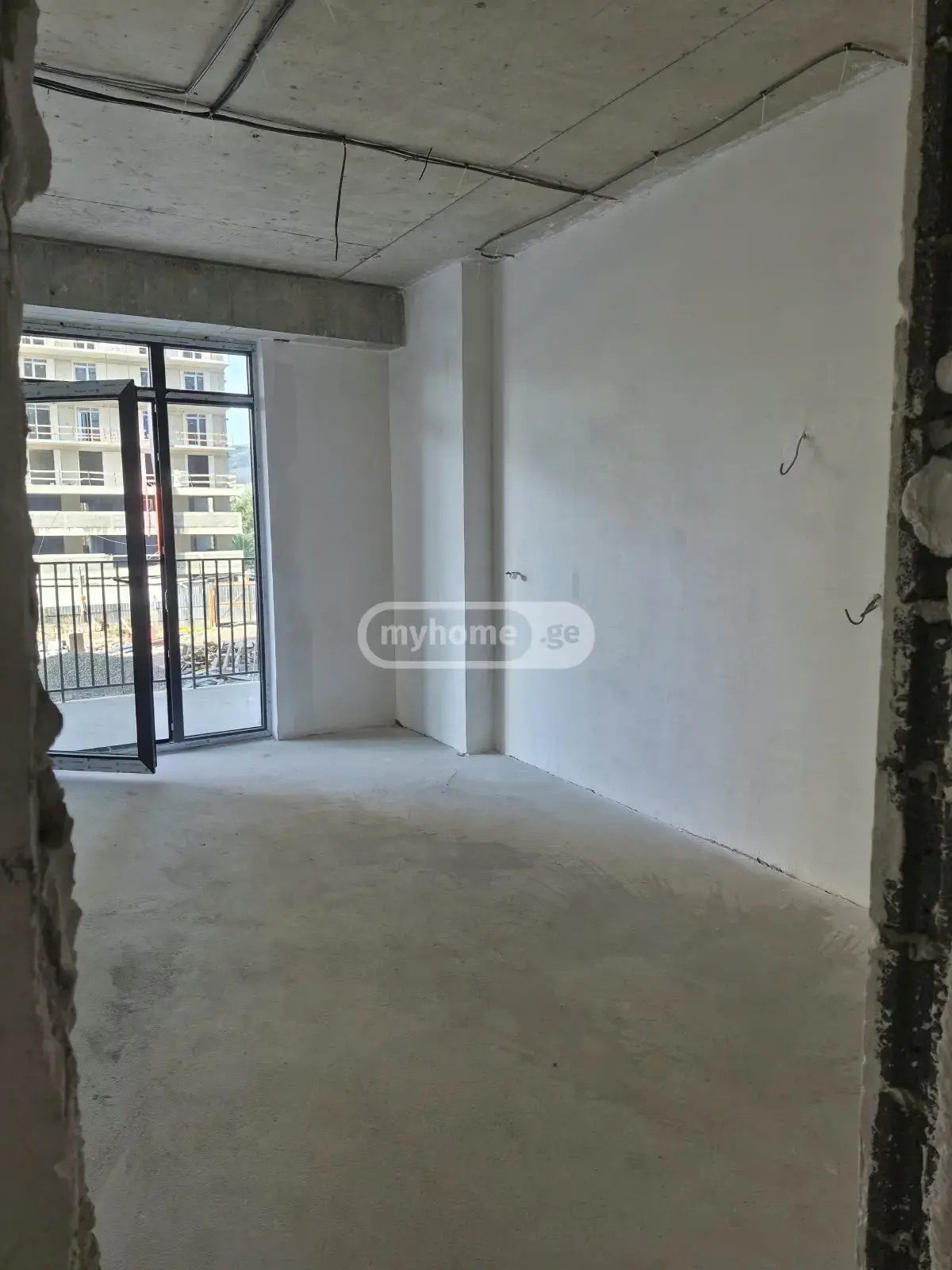 Продажа 3-комната Квартира view 1