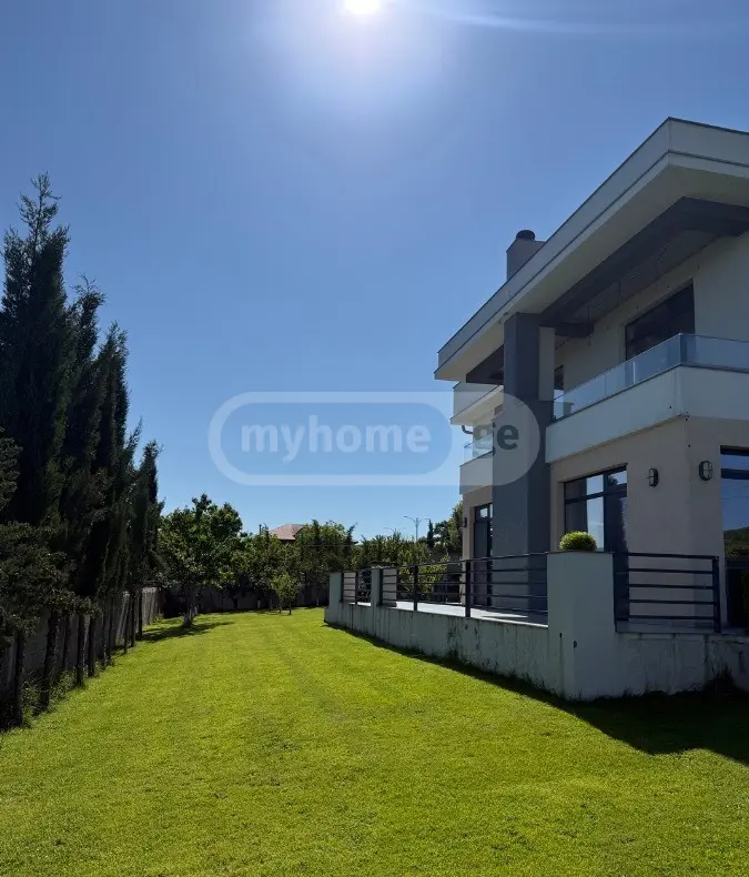 6 Room Private House For Sale view 1