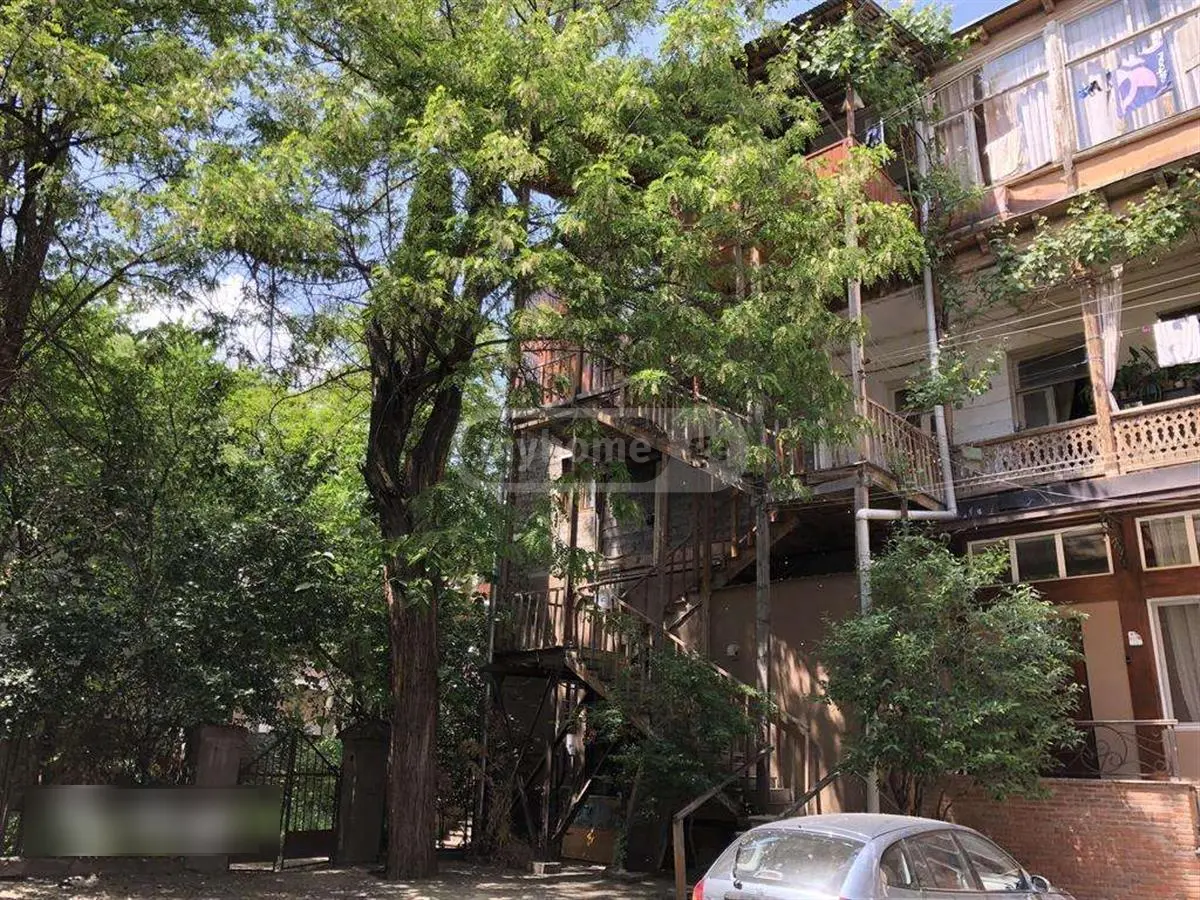 4 Room Apartment For Rent In Sololaki view 2