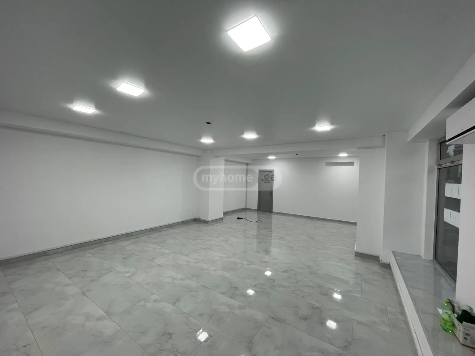 Universal Commercial Area For Rent In Isani view 3