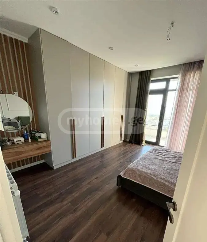 6 Room Private House For Sale view 3