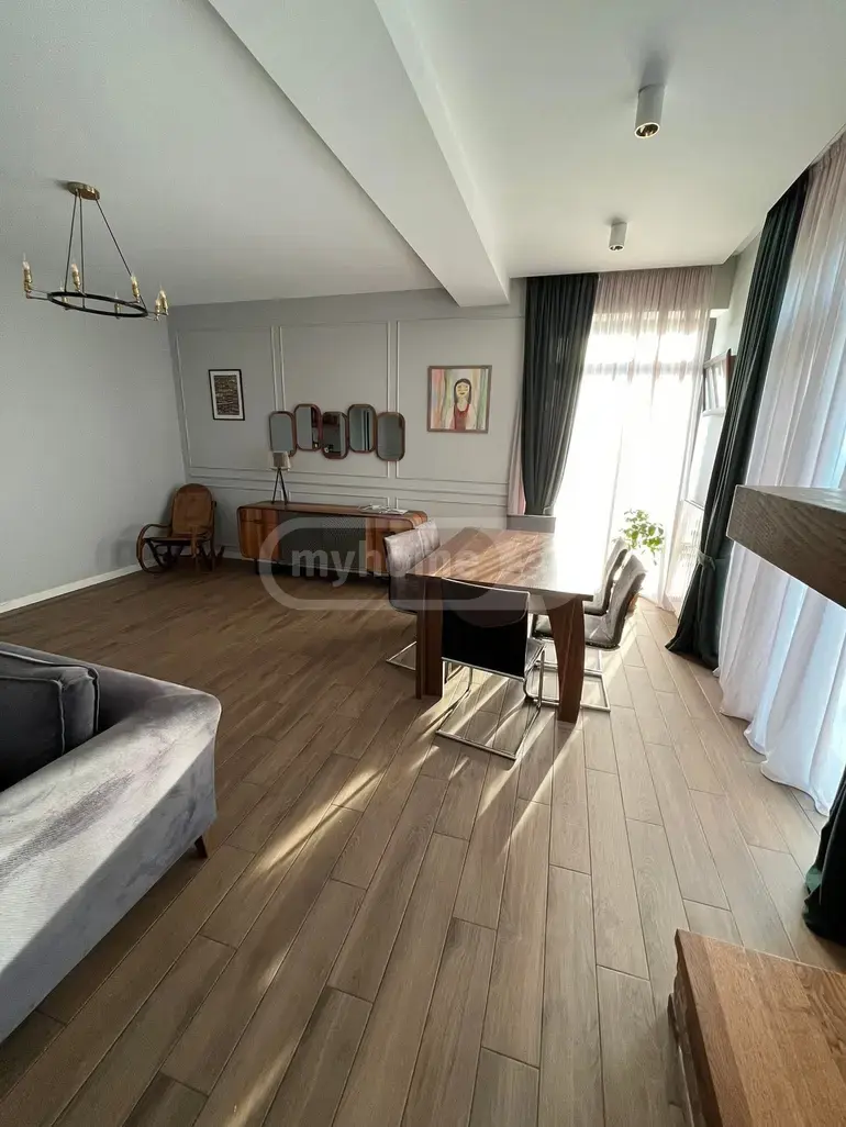 7 Room Private House For Sale view 4