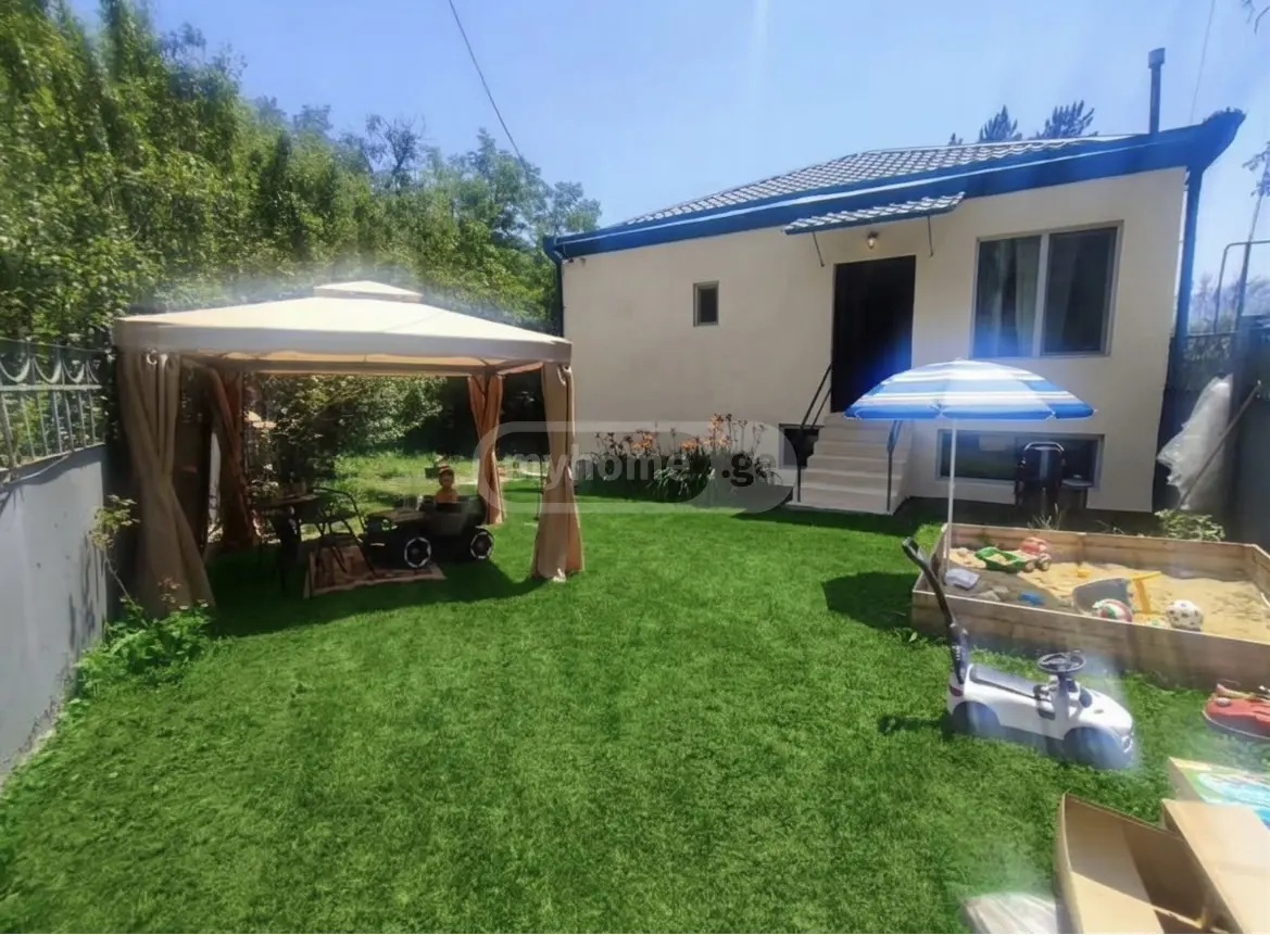 8 Room Country House For Sale view 1