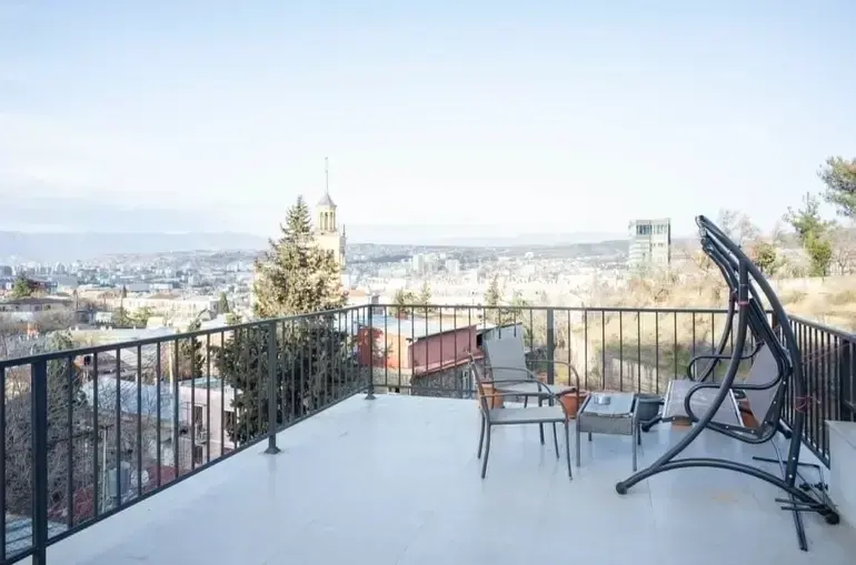 7 Room Private House For Rent In Mtatsminda view 1