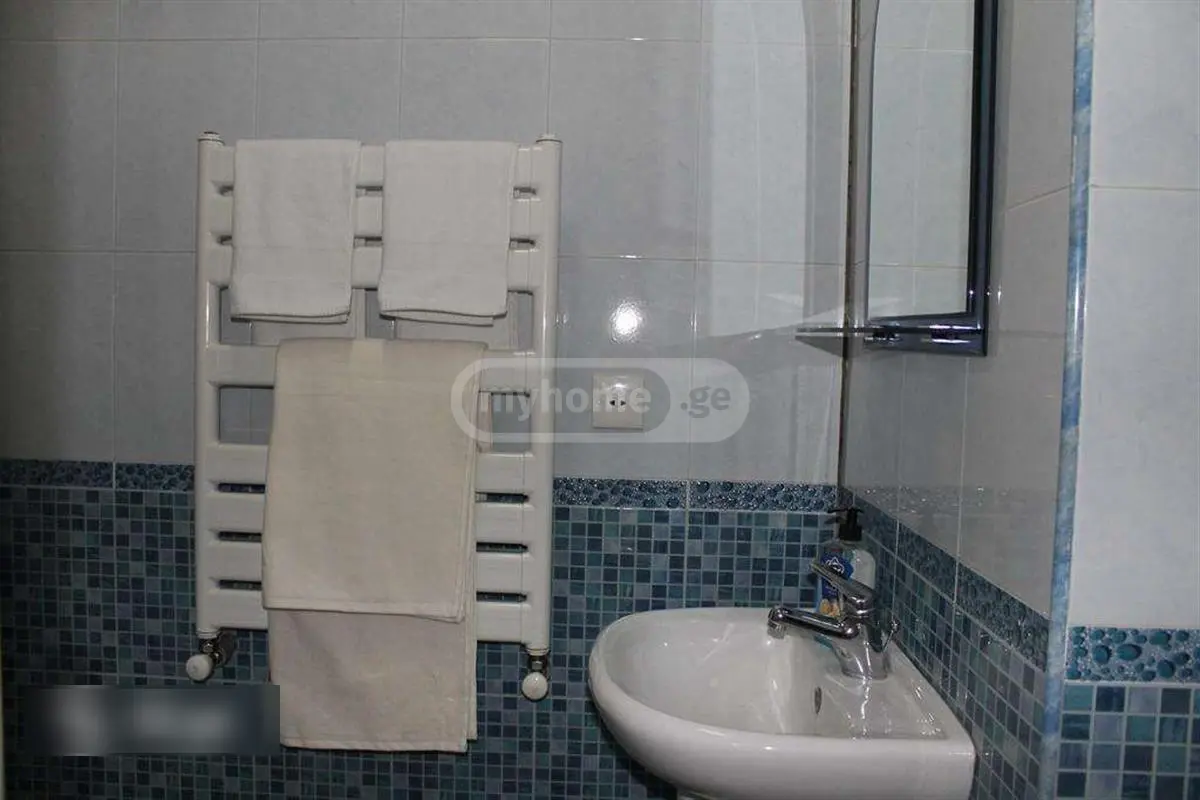 4 Room Apartment For Rent In Sololaki view 5