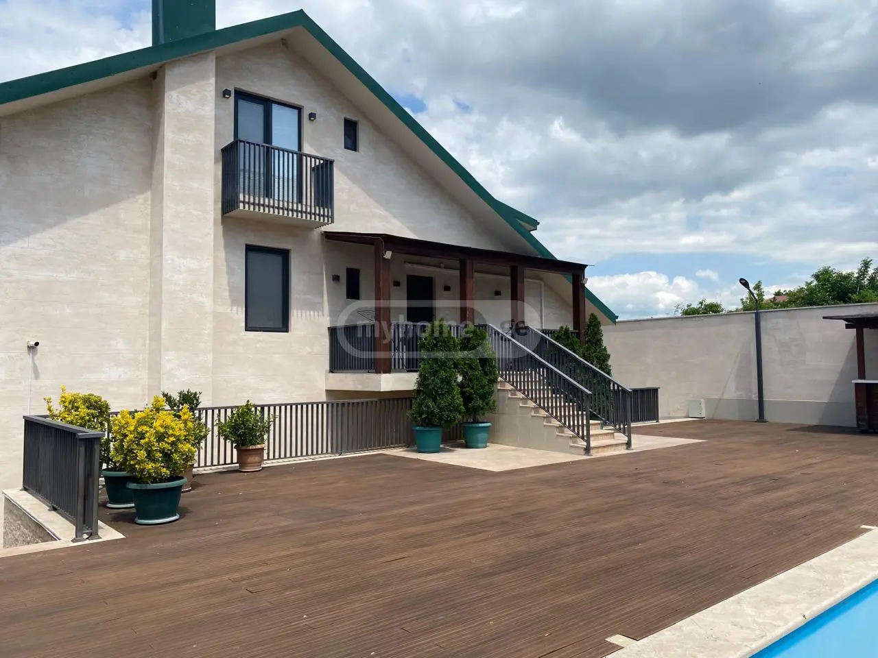9 Room Private House For Sale view 2