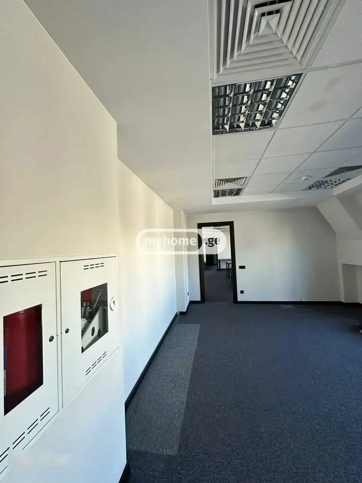 Office Commercial Area For Rent In Sololaki view 4