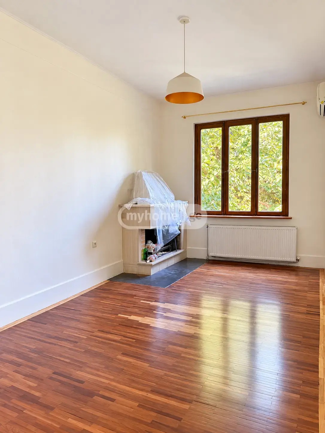 Universal Commercial Area For Rent In Vera view 7